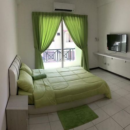 Api Api Centre Apartment Homestay コタキナバル エクステリア 写真