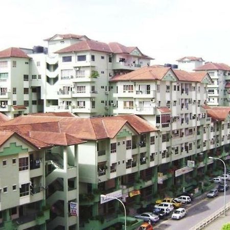 Api Api Centre Apartment Homestay コタキナバル エクステリア 写真