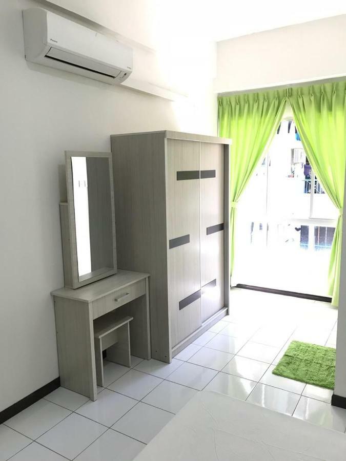 Api Api Centre Apartment Homestay コタキナバル エクステリア 写真