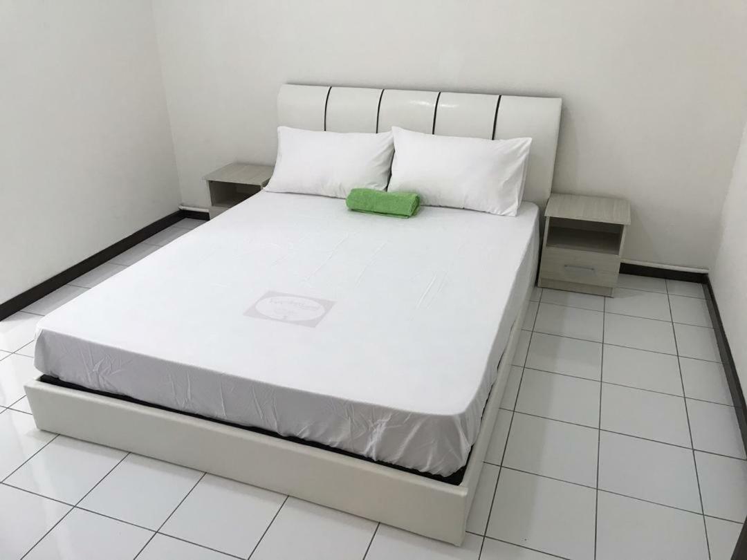 Api Api Centre Apartment Homestay コタキナバル エクステリア 写真