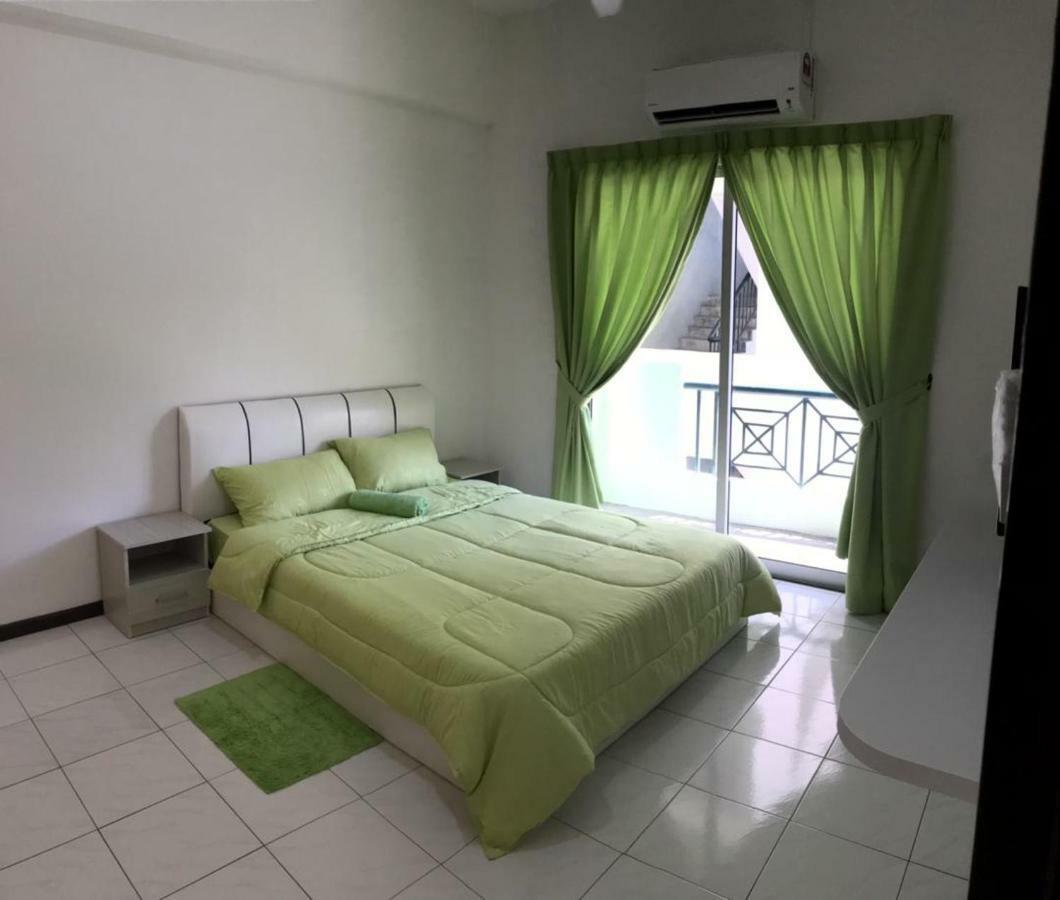 Api Api Centre Apartment Homestay コタキナバル エクステリア 写真